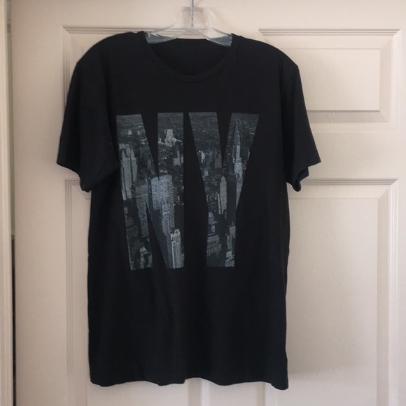 Other - Short sleeve tshirt